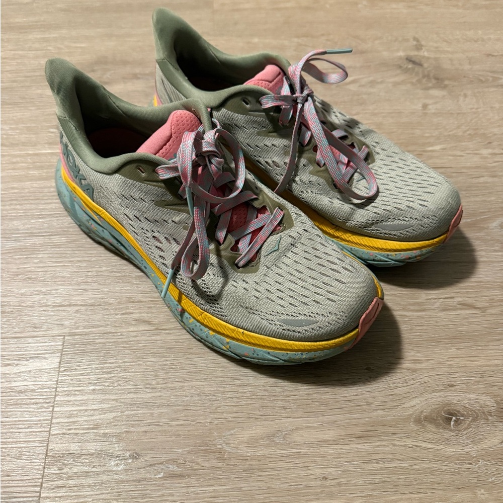 Hoka Clifton 8 x Free People